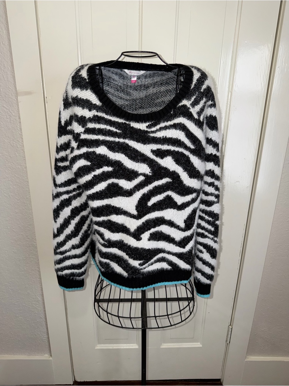 No Boundaries Black & White Zebra Crewneck Sweater with Teal Hem Trim